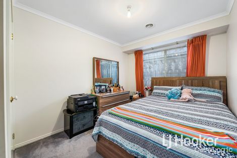 Property photo of 19 Nyarrin Place Cranbourne West VIC 3977