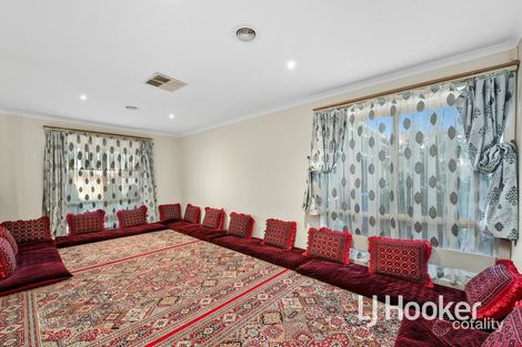 Property photo of 19 Nyarrin Place Cranbourne West VIC 3977