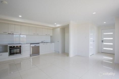 Property photo of 2/23 Azure Street Rosewood QLD 4340