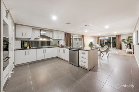 Property photo of 25 Avalon Crescent Cranbourne East VIC 3977