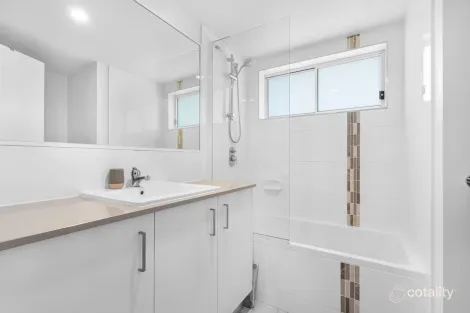 Property photo of 5/34 Emsworth Street Wynnum QLD 4178