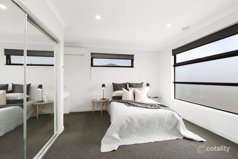 Property photo of 4/5 Deschamp Crescent Rowville VIC 3178