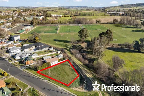 24 Russell St, Gormans Hill, NSW 2795