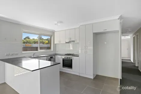 Property photo of 40 Parkhead Circuit Warragul VIC 3820