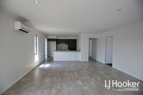 Property photo of 17 Cambridge Circuit Yarrabilba QLD 4207