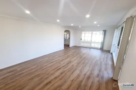 Property photo of 32 Southee Circuit Oakhurst NSW 2761