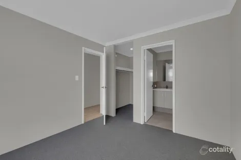 Property photo of 11 Earls Way South Yunderup WA 6208