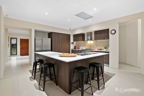 Property photo of 5 Winneke Way Pakenham VIC 3810