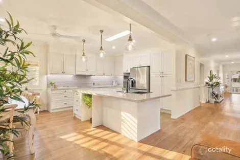 46 Crescent Ave, Hope Island, QLD 4212