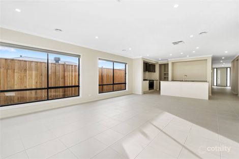 Property photo of 270 St Germain Boulevard Clyde North VIC 3978