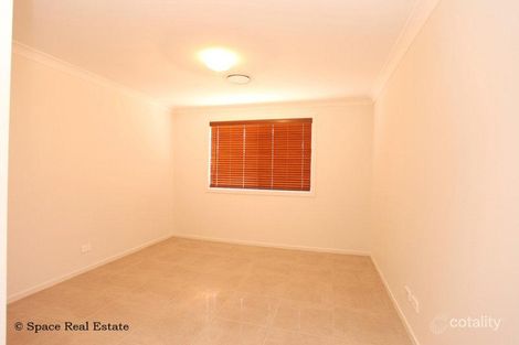 Property photo of 34 Rosecomb Road Spring Farm NSW 2570