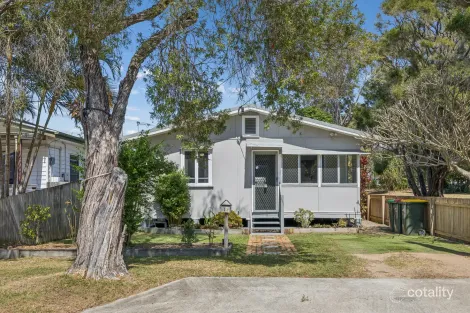 22 Inglis St, Woody Point, QLD 4019