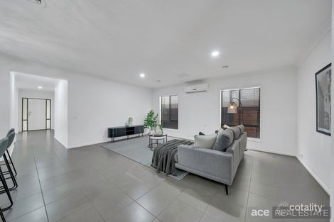 Property photo of 3 Gunyong Crescent Manor Lakes VIC 3024