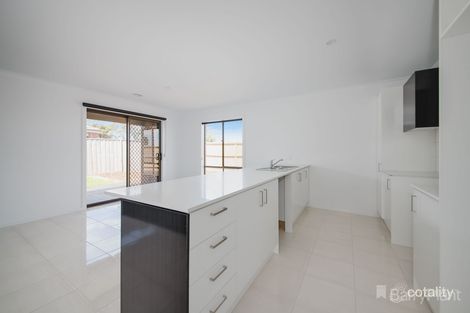 Property photo of 19 Rebecca Court Pakenham VIC 3810