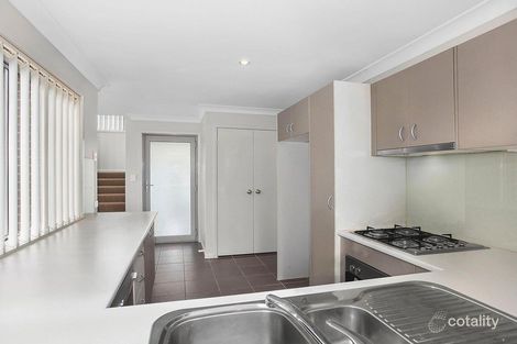 Property photo of 2/8 Akora Road Wyoming NSW 2250