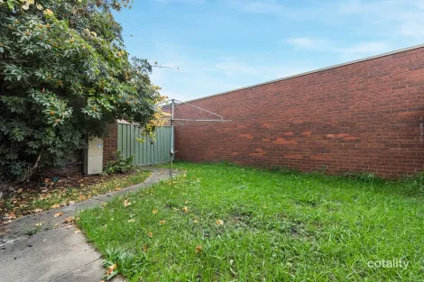 Property photo of 3/2 Oleander Drive St Albans VIC 3021