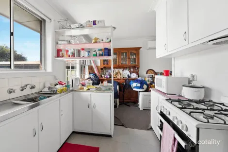 Property photo of 3/2 Oleander Drive St Albans VIC 3021
