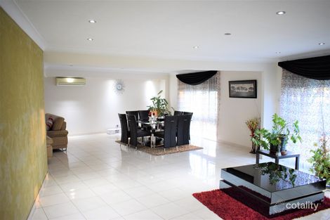 Property photo of 14 Hampshire Place Wakeley NSW 2176