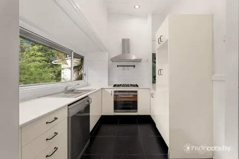 Property photo of 28 Maynard Street Woolloongabba QLD 4102