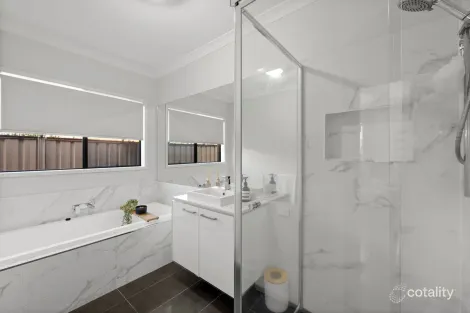 Property photo of 8 Oloughlin Drive Benalla VIC 3672