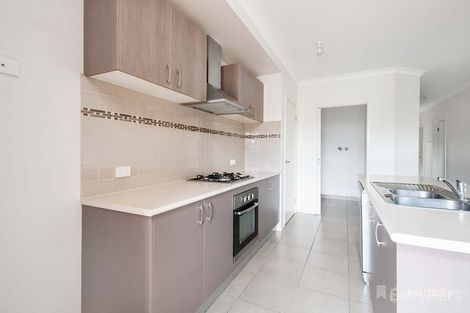 Property photo of 21 Cohens Way Pakenham VIC 3810