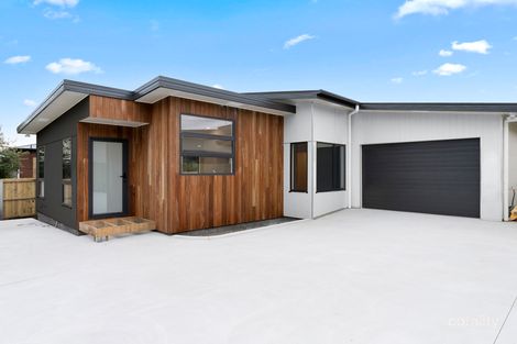 2/11 Ashbourne Gr, West Moonah, TAS 7009