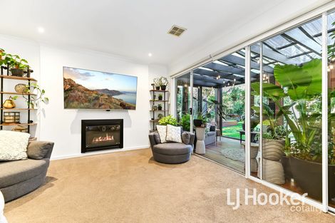 14 Fallingwater Dr, Pakenham, VIC 3810