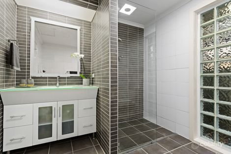 Property photo of 10 Finchley Court Epping VIC 3076