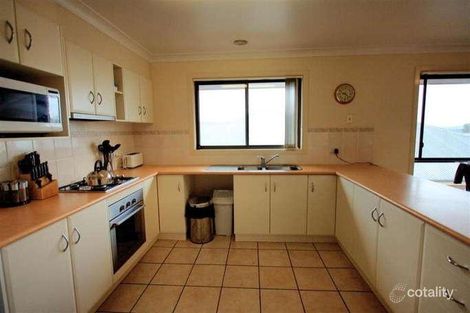 Property photo of 44 Bourkelands Drive Bourkelands NSW 2650