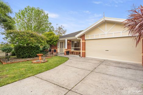 Property photo of 8 Ingleton Court Narre Warren VIC 3805