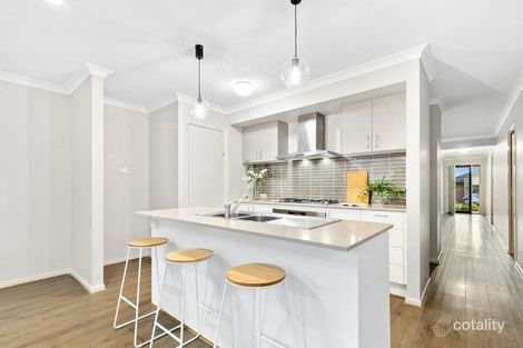 Property photo of 53 Golden Wattle Drive Mount Duneed VIC 3217