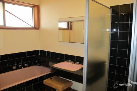 Property photo of 8 Elphin Street Newport VIC 3015