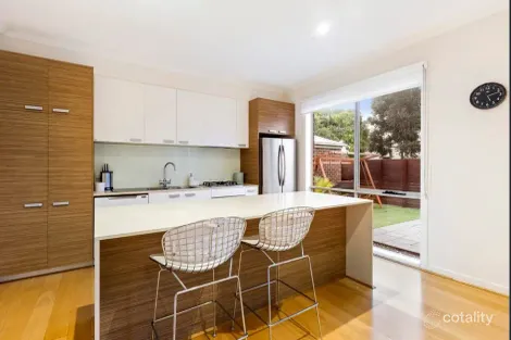 Property photo of 32 Ringtail Circuit Maidstone VIC 3012
