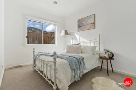 Property photo of 13 Amber Rise Kyneton VIC 3444