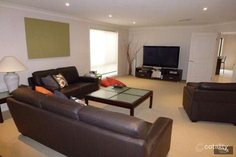 Property photo of 5 Jupiter Circuit Cameron Park NSW 2285