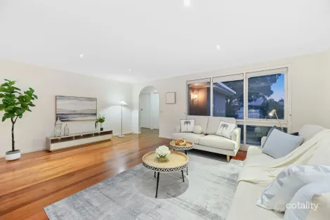 Property photo of 10 Cheviot Road Keysborough VIC 3173