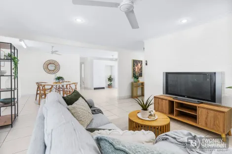 8 Greenfield Cl, Mooroobool, QLD 4870