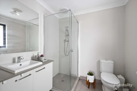 Property photo of 6 Holbrook Crescent Kalkallo VIC 3064