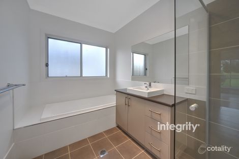 Property photo of 30 Banool Circuit Bomaderry NSW 2541