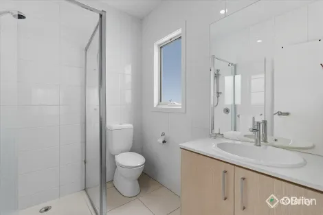 Property photo of 66 Crowlands Circuit Eynesbury VIC 3338