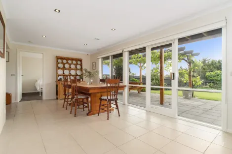 Property photo of 6 Tertullian Court Frankston VIC 3199