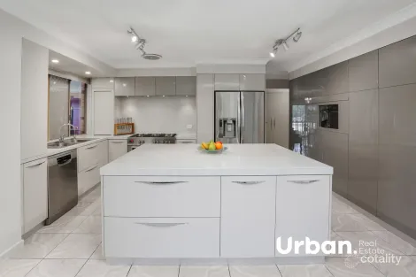 Property photo of 16 Chad Place St Clair NSW 2759