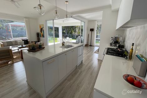 16 Emilia Cl, Banksia Beach, QLD 4507