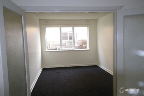 Property photo of 2/5 Ravens Grove St Kilda East VIC 3183