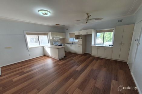 Property photo of 11 McRae Street Hillvue NSW 2340