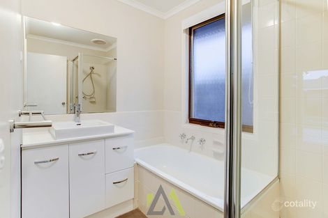 Property photo of 3 Loretta Street Carrum Downs VIC 3201