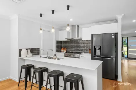 Property photo of 32 Cassinia Close Lisarow NSW 2250