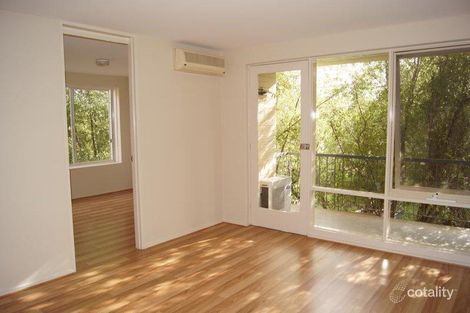 Property photo of 4/11-13 Farnham Court Flemington VIC 3031