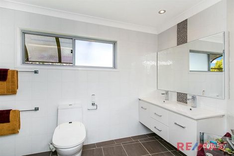 Property photo of 76 Pareena Crescent Mansfield QLD 4122