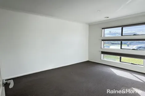 Property photo of 21 Obsidian Avenue Tarneit VIC 3029